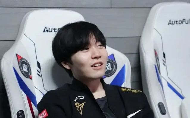 通过质朴的 通过质朴的