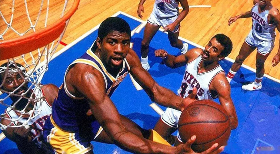 权威象征的 权威象征的