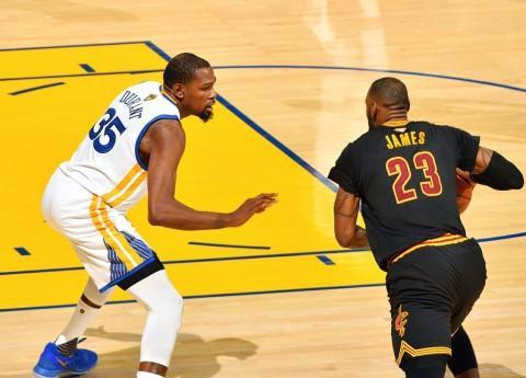 特别是一名 特别是一名